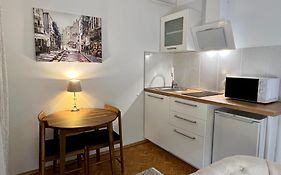 Louis & Elza Old Town Romantic Apartments
